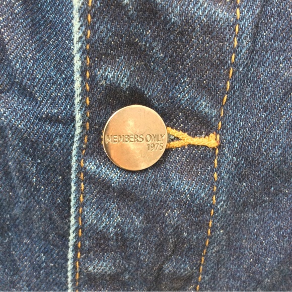 Looney Tunes members only oversized jean jacket. Men’s Medium - Picture 5 of 8